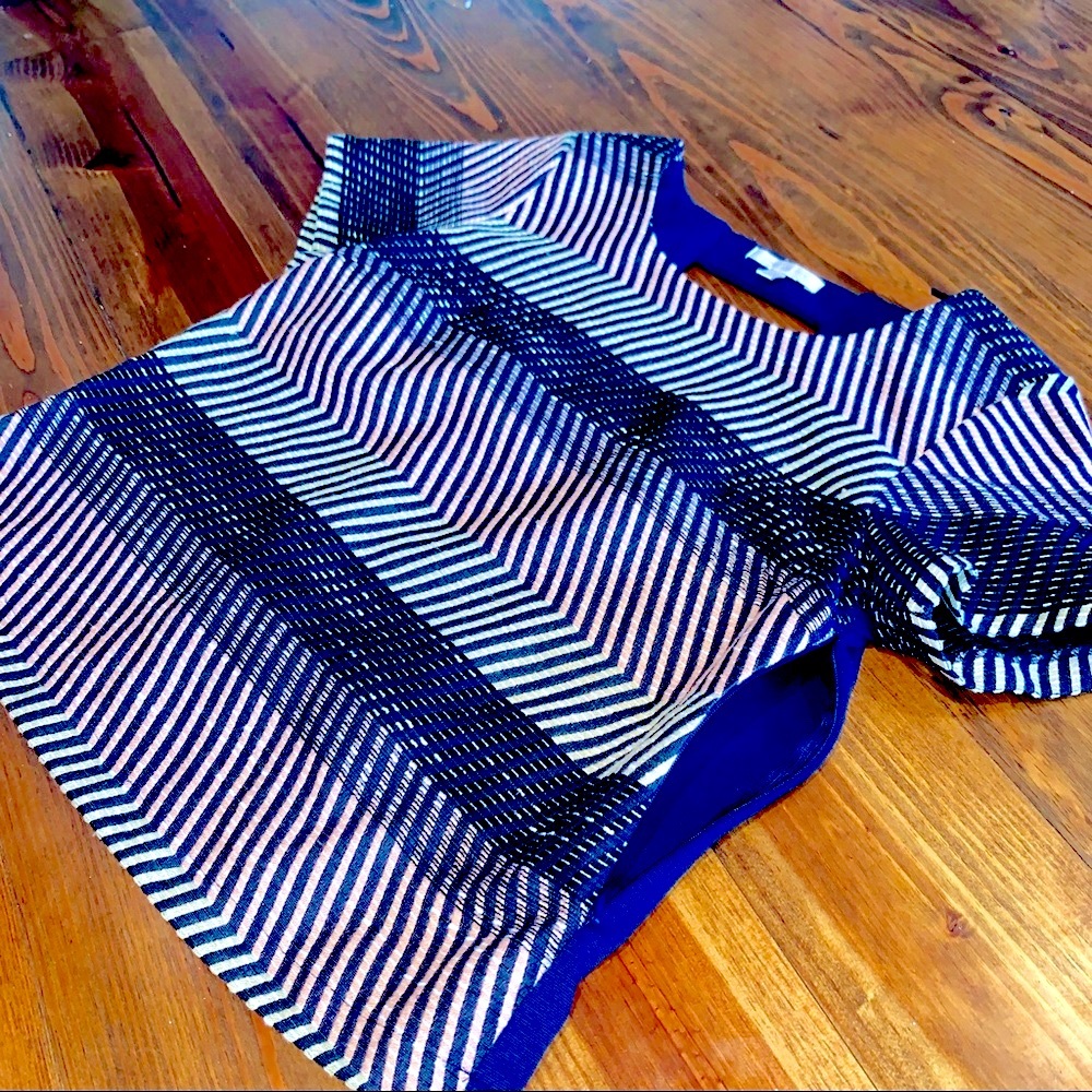 Skies Are Blue Striped Textured Top - Picture 7 of 8